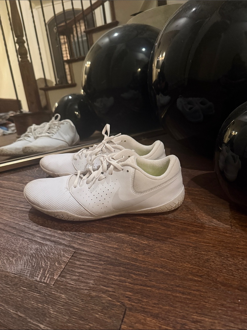Nike Women’s White Low-Profile cheer shoes